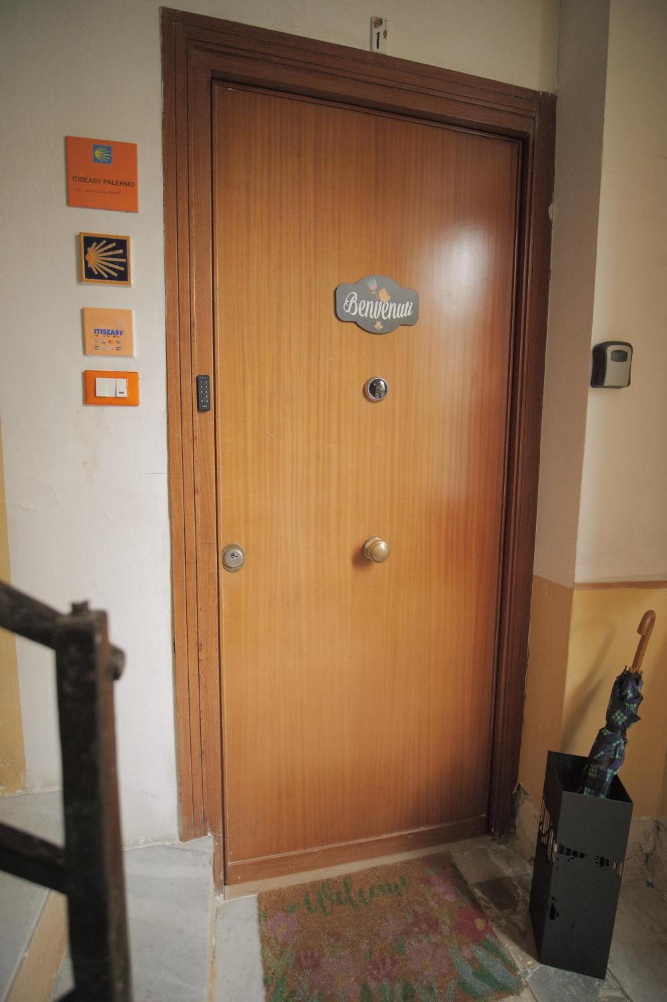 Itiseasy Palermo 1 E 2 Private Apartments Εξωτερικό φωτογραφία